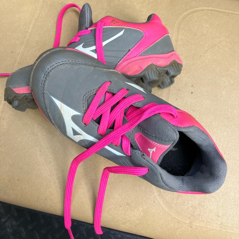 Little girl tball cleats, toddler size 11